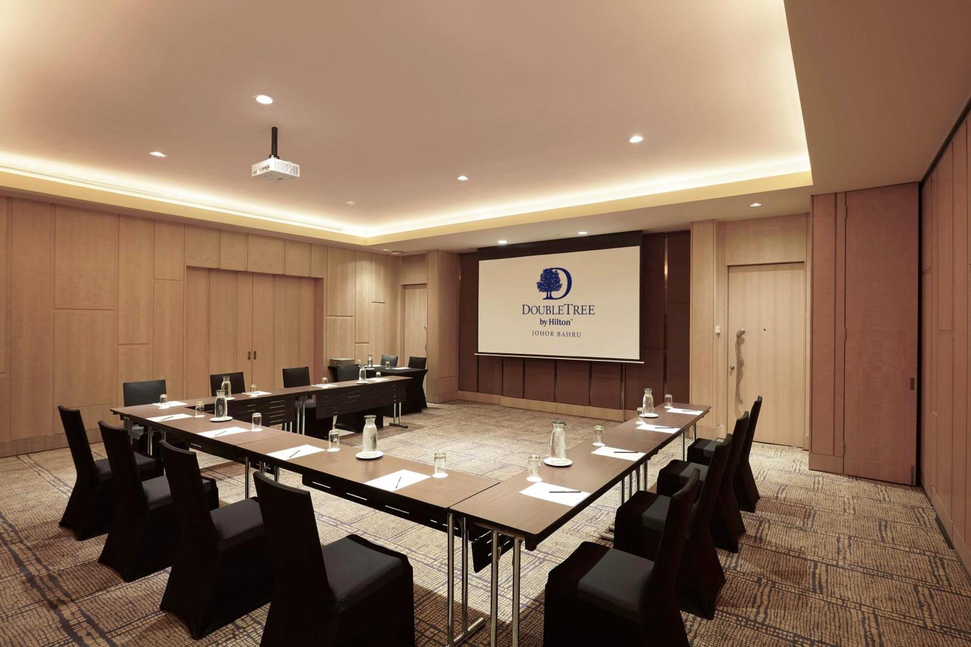 Doubletree By Hilton Johor Bahru Hotel Bagian luar foto