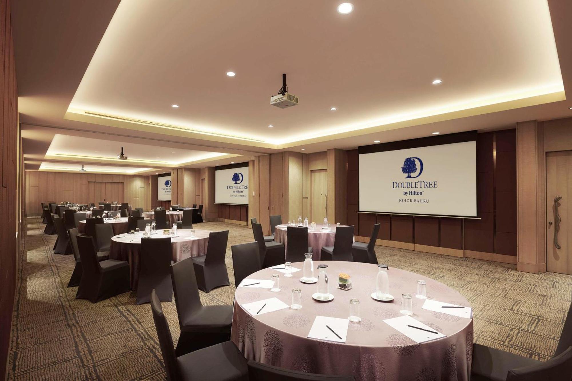 Doubletree By Hilton Johor Bahru Hotel Bagian luar foto